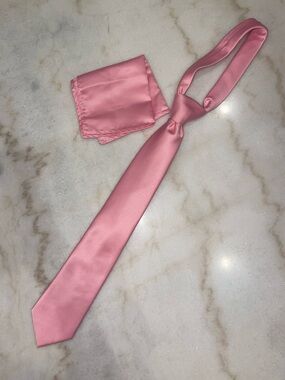 Pink necktie and matching pocket square